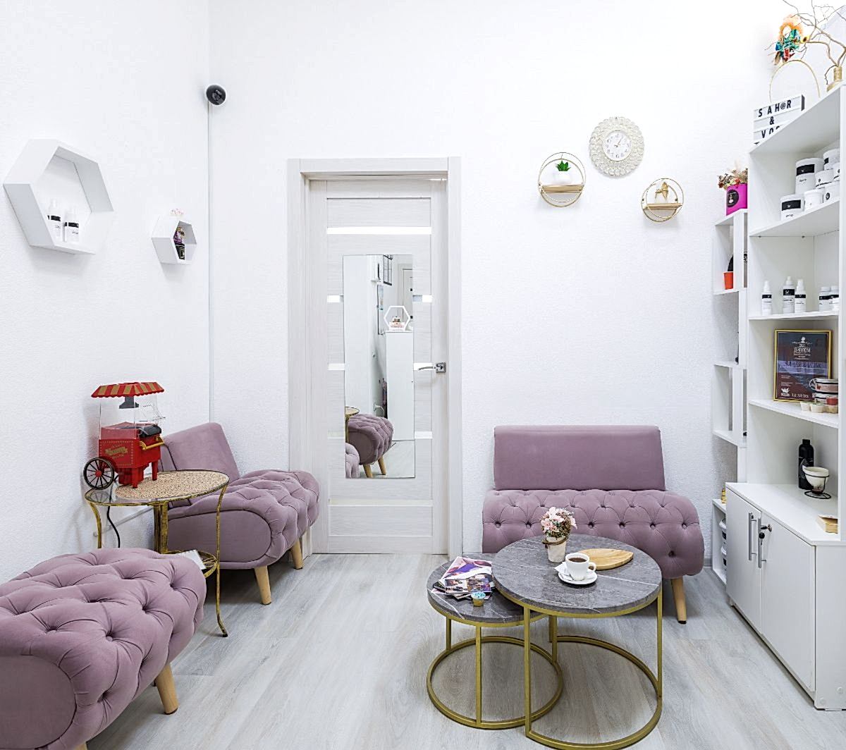 Интерьер студии депиляции